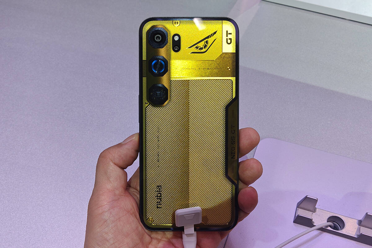 nubiaがMWCで「Neo 5 GT」など新ゲーミングスマホを発表！VOCALOID「洛天依(Luo Tianyi)」モデルも展示