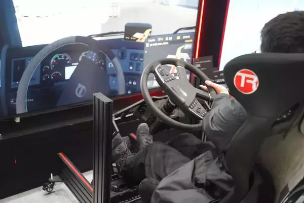 「【東京eスポーツフェスタ2026】「TCL」「めがねmonoや」「eスポーツ英会話」ブースレポート！」の画像