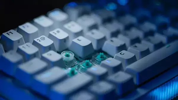 「ロジクールG初のデュアルスワップ機能・ガスケットマウント構造採用のゲーミングキーボード「G512 X 75 / 98」が6月11日発売決定！」の画像