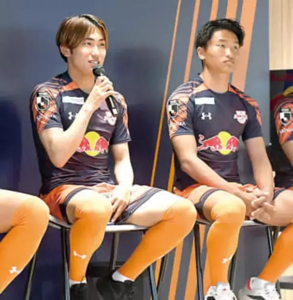 ＜J2大宮＞育成とスタイル確立へ　百年構想リーグへ向けた新体制発表　昨季、J2山口で10ゴールのFW山本ら8選手が意気込み