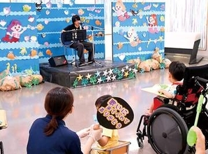 亡き姉への思い歌声に　高校生シンガーKIYOHARUさんがライブ　埼玉療育医療センター　「生きる希望を感じてもらえたら」