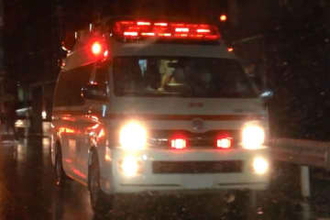 意識もうろう…倒れていた女性が重傷、争った形跡なし　通行人が通報　夜の直線道路、近くに交差点　女性は頭など負傷、自転車と倒れたか