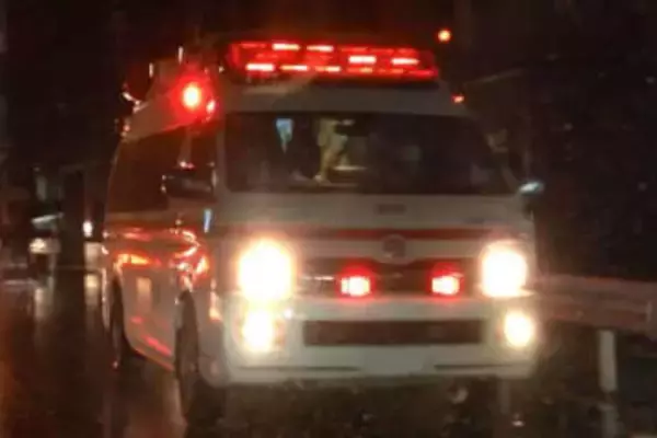 意識もうろう…倒れていた女性が重傷、争った形跡なし　通行人が通報　夜の直線道路、近くに交差点　女性は頭など負傷、自転車と倒れたか