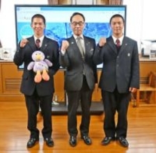 「一戦必勝で優勝目指す」　選抜高校野球に出場　埼玉・花咲徳栄高校の選手らが知事表敬　開幕は3月19日