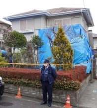 夫死亡、おの2本たたきつけられる…妻と娘も死亡　頭・首を狙った近所の男、法廷で「知らない」　車を傷つけ、賠償を求められ報復感情か「襲う直前に防カメを切断」　弁護士「精神疾患で無罪」　過去に不起訴も