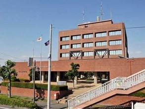 懲戒免職…派遣先の観光協会で計859万円を横領か　町の係長　勤務していない時間を“勤務”と偽り、時間外手当など少なくとも498万円を不正受給　後任の事務局長が来て発覚…一部の着服を認めた47歳