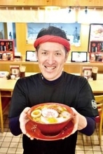 縁起物のエビなど組み合わせ、正月限定メニュー「寿！特製えびそば」登場　埼玉・秩父の「らーめん味噌中華　ちちぶ屋本店」　正月らしく豪華に盛り付け　値段は通常価格と変わらず「新年の初ラーメンはぜひ」