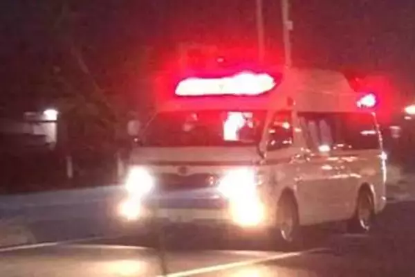男性死亡…倒れた状態、会社員50代　夜に川沿いの道で　近くを車で通った人が通報、病院で死亡確認　ひき逃げか　男性は発見時すでに意識不明