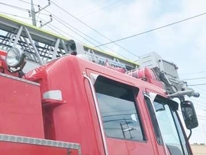 埼玉の住宅で火事…夫がやけどを負う　木造2階建て住宅が全焼　午後3時45分ごろ出火　70代の妻とは2人暮らし　妻は外出中で無事だった　近隣住民が発見し通報