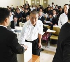 ＜高校野球＞埼玉の春季県大会、48校の組み合わせ決まる　花咲徳栄は松山と初戦　浦和学院は飯能、上尾は川越東、浦和麗明は細田学園と対戦　23日開幕、上位2校が関東大会へ