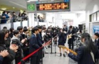 きょう13日で閉館する駅直結の商業施設「西武本川越ペペ」　本川越駅2階の改札も閉鎖に　閉鎖を前に惜別イベント　高校生と駅職員が駅ナカでバンドの演奏を披露