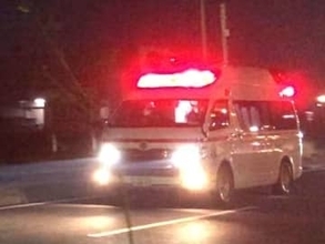 女児死亡、病院に搬送された小6…車にはねられる　夕方の直線道路　運転手の男逮捕、違反の疑い　事故前、道路に倒れていたとみられる12歳
