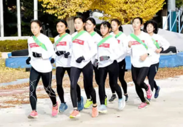 ＜高校駅伝＞悲願の初出場…北関東枠で決めた都大路　「憧れの場所で」心弾ませ見据えるレース　歓喜の涙から1カ月、仕上げは万全　全国大会、あす21日号砲　女子・春日部女チーム紹介