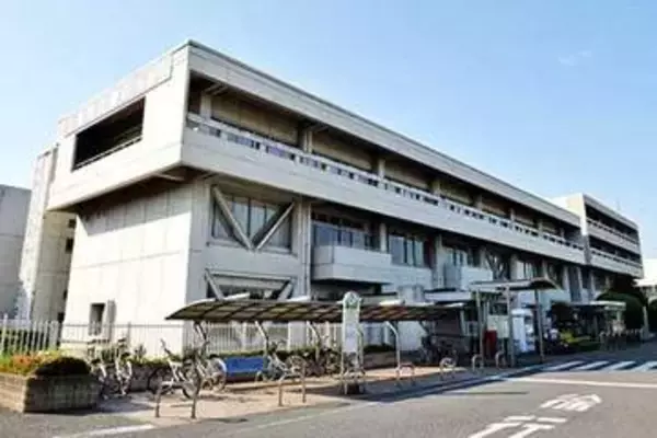 男性遺体、身寄りなく…所持品を管理していた男性主任を懲戒処分　所持品のカードで現金を引き出していた疑い…逮捕され不起訴、理由は　「魔が差した。申し訳ない」と語った39歳