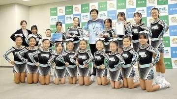 埼玉の小学生チーム、世界大会へ　所沢を拠点、チア教室のメンバー6人　7月の大会で推薦を獲得、出場が決まり市長に報告　キャプテンが意気込み「世界大会で1位を目指して練習に励みたい」