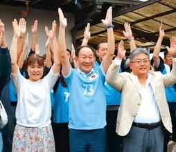 埼玉・鴻巣市長選、並木氏が無投票再選　55の公約「取り組んでいく」