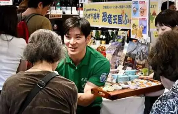 大宮に名物のおいしい食が…まるまるひがしにほんで「恐竜王国フェア」　県知事がPR　福井名物の販売も