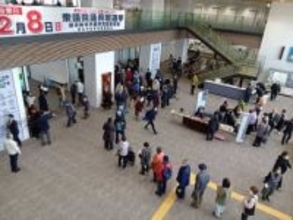 全体の投票率も上がるかも…期日前投票所に長蛇の列　週末に雪の予報、来場者が急増　越谷市役所の周囲では一時渋滞も　急な解散による選挙…レイクタウンに期日前投票所を設けられなかったことも一因か