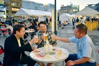 来場3万人規模に成長…JR浦和駅前でビアスタジアム　開放感あふれる広場、多彩な飲食10店舗が出店　うなぎ料理やクラフトビール、地元の食で「乾杯」　12日まで