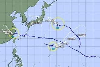 トリプル台風…台風があす11日～12日に埼玉通過か　11日午前6時、中心気圧985ヘクトパスカルに発達…最大瞬間風速は35メートル　埼玉は予報円の中央付近