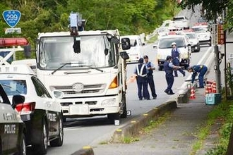男子中学生が死亡、自転車で転んだ14歳…トラックにはねられる　歩道を走行中、何らかの理由で車道側に転倒　運転手「避けきれず」　死亡事故ゼロ、5406日で途切れる