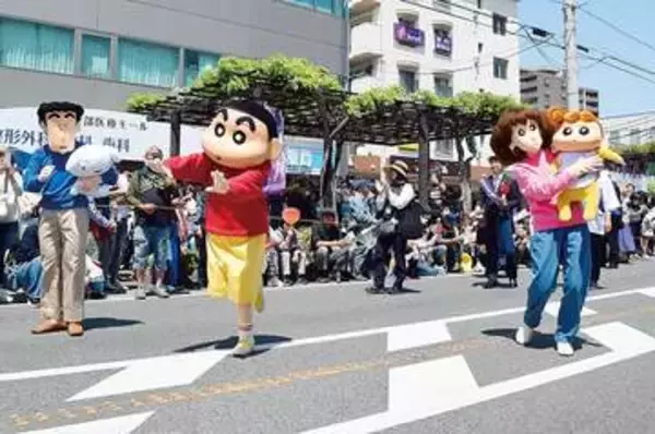 埼玉に日本一の長さ…1.1キロの“フジの街路樹”で「藤まつり」　26日、春日部の「ふじ通り」で開催　人気アニメ「クレヨンしんちゃん」が登場するパレードも予定