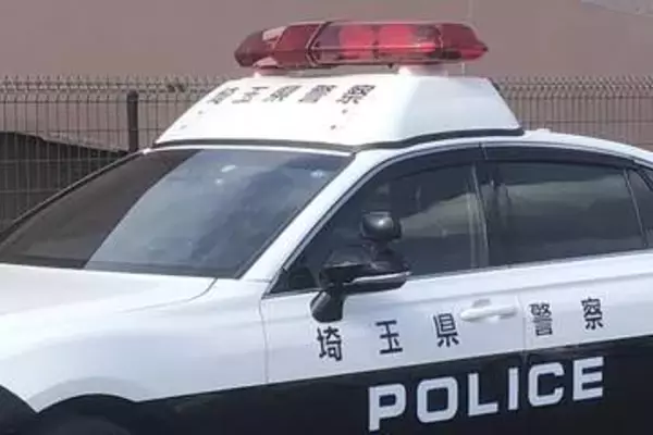 女性遺体…荒川であお向けに浮かんでいる状態　夕方、釣りの男性が通報　女性は身長160センチ、40～50代で長髪、紺色の運動靴…目立った外傷なし