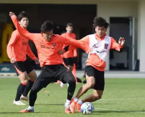 ＜J1浦和＞守備で新たな試み　スコルジャ監督が方向性を語る　あす24日には完全非公開でトレーニングマッチ