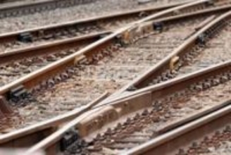 東武線で人身事故　男性死亡…電車にはねられる　深夜の線路で　気付いた運転士が急ブレーキ　男性はスーツ姿で20代か