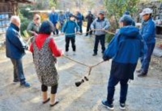 数珠を回し、邪気や災厄を払う　埼玉・長瀞の風布の回り念仏　鉢形落城にまつわる祖先の供養で始まったとされている民俗行事