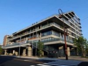 全小学校の体育館にエアコン設置へ…2033年度までに　熱中症対策や災害時の避難所機能強化で　埼玉・川口市が新年度予算案　一般会計は2569億7千万円　主な事業は、上野東京ライン停車へ向けたJR川口駅再整備に関する測量、地質調査、基本設計など