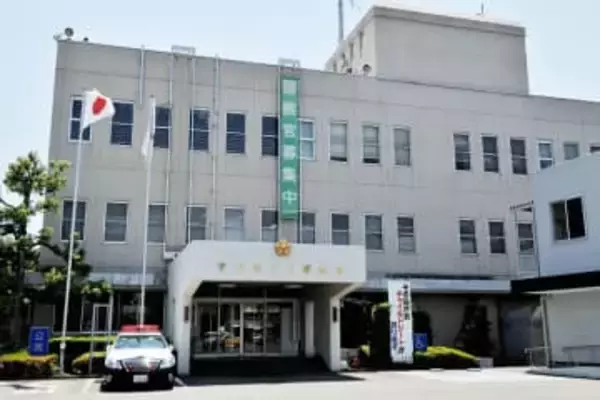 男女3人死亡…空き地に駐車の軽乗用車から　目立った外傷なく　午前0時過ぎ、通りかかった男性が110番　いずれも20～30代ぐらい