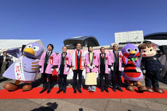 「埼玉いちご祭」が開幕　埼玉スタジアムできょう22日まで　「あまりん」をはじめとした県のオリジナル品種やイチゴを使った商品を販売