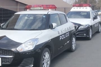 女性の遺体を放置…容疑で男逮捕　自宅マンションの一室に　男は女性と2人暮らし　「亡くなったと気付いたが、通報せずそのままに」　出勤しない…女性の勤務先から通報、警官が駆け付け発見