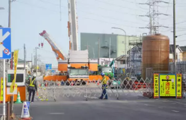 許せない…眠れない父が突然死　「来るな」心配した娘を一喝していた父、揺れる自宅は悪臭…道路陥没で生活一変、あすで1年　父の死因、警察は“不詳の病死”とするも娘「事故がなければ、父は死ななかったのでは」