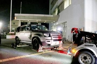 ガシャーン…小学生の列にSUVが衝突　逃げた運転手の男、「今後は一切運転しない」と述べるなどしたので執行猶予の判決　その後、情報提供があり無免許運転が発覚…男逮捕、違反の疑い　ひき逃げ時と同じ車を運転