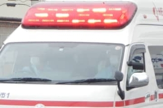 異臭…女児や男児ら搬送、昼1時に小学校で　校長が通報「給食カレーの容器から異臭」　8～12歳、体調不良を訴える　「給食の残飯を混ぜたら異臭が発生」との情報も