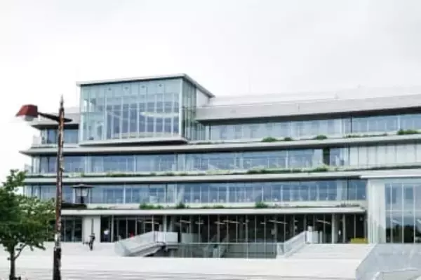 中学校の給食費を半額に　水道基本料金の減免、プレミアム率50％の商品券も販売　志木市が物価高対策　可決されれば3月から