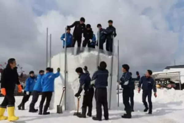 巨大かまくら楽しんで　31日から「雪恋まつり」学芸館高生準備