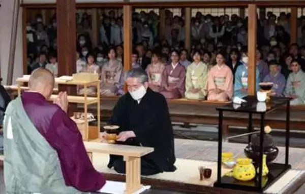 茶祖に思いはせ 至福の一服　岡山・後楽園で栄西茶会