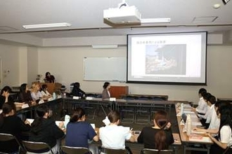 西日本豪雨の体験、被災状況を防災学習に生かして　ノートルダム清心女子大が教員志望者ら向けのセミナー