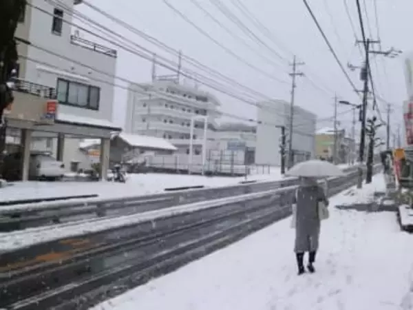 岡山県内冷え込み続く　津山市街地 白く染まる