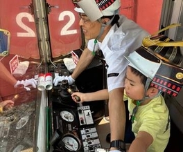 岡山で路面電車まつり　小学生が運転体験「楽しい」