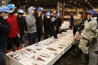 水産物取引 「とめ市」で締めくくり　岡山中央卸売市場