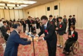 岡山市人見絹枝スポーツ顕彰　67人9団体を表彰