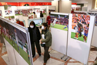 ファジJ1激闘見て　アルネ・津山 写真展10日開幕