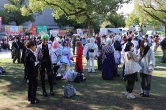 中国地方最大級アニメイベント開幕　 コスプレ、同人誌展示、声優も出演　福山市中心部　11日まで