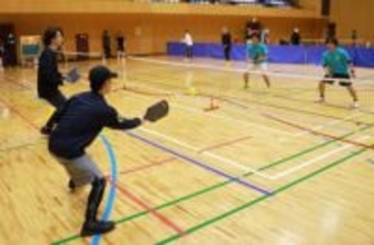 県内初のピックルボール公式大会　津山で愛好者ら70人熱戦