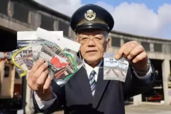 〝滑り止め〟砂で受験応援　まなびの鉄道館 絵馬購入で贈呈