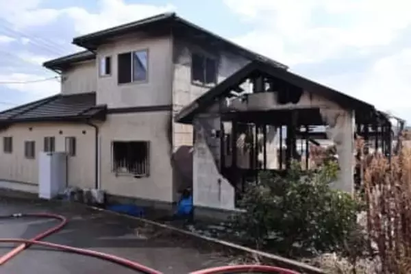 納屋と母屋 全半焼　岡山市東区谷尻